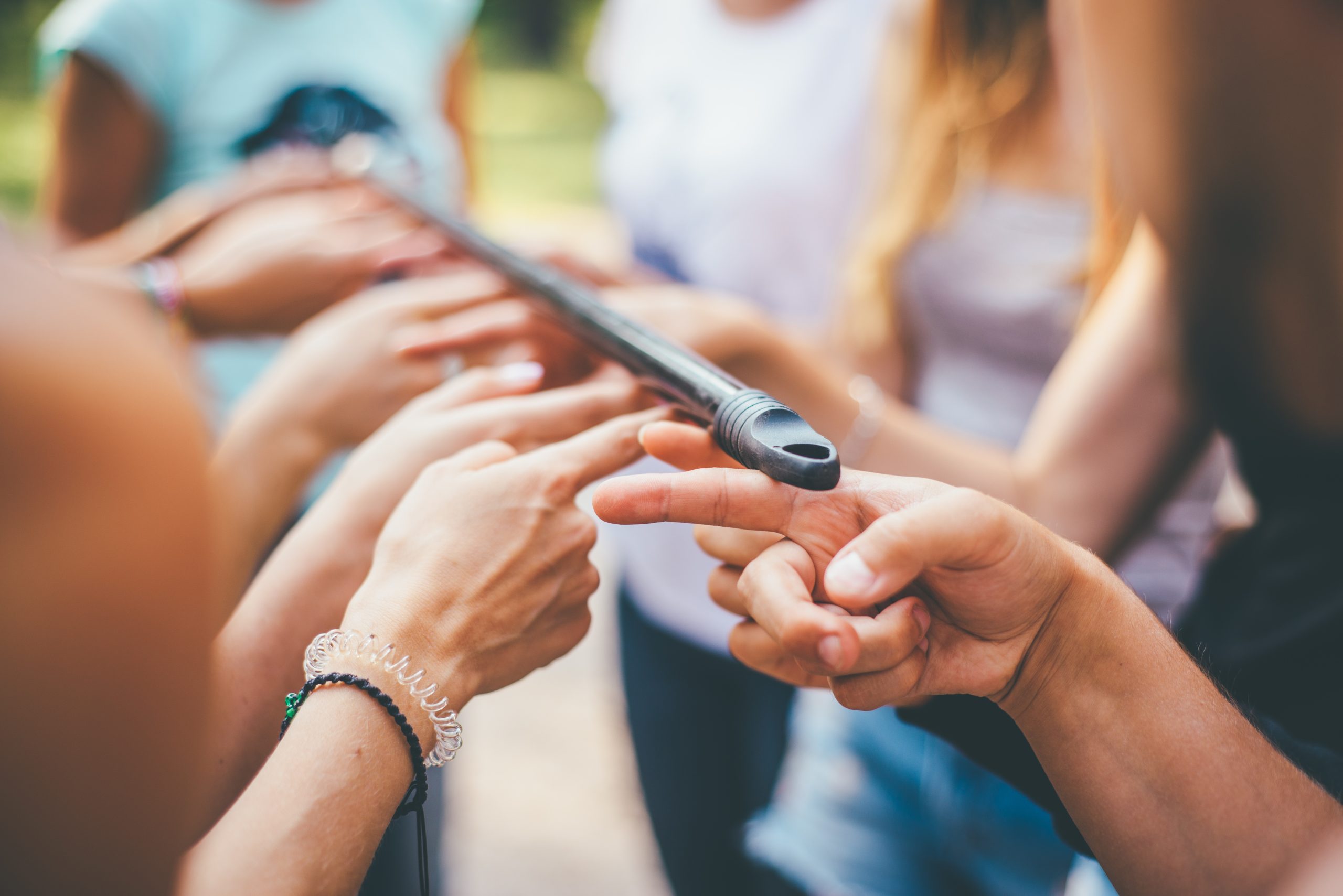 Read more about the article Helium Stick Teambuilding