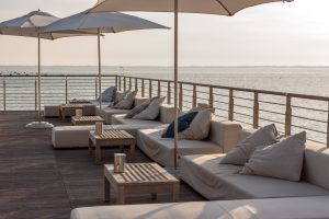 Beachclub an der Küste