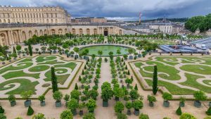 Schloss Versailles in Paris, Luftaufnahme des Gardens.