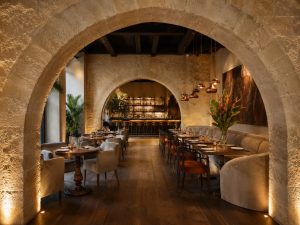 Boutique-Hotel im historischen Zentrum von Palma de Mallorca mit Holzböden und Gewölbedecke