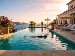 Luxushotel an der Südwestküste Mallorcas mit Pool und Meerblick