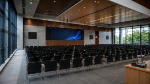 Modernes Konferenzzentrum in Rom mit großem Veranstaltungssaal
